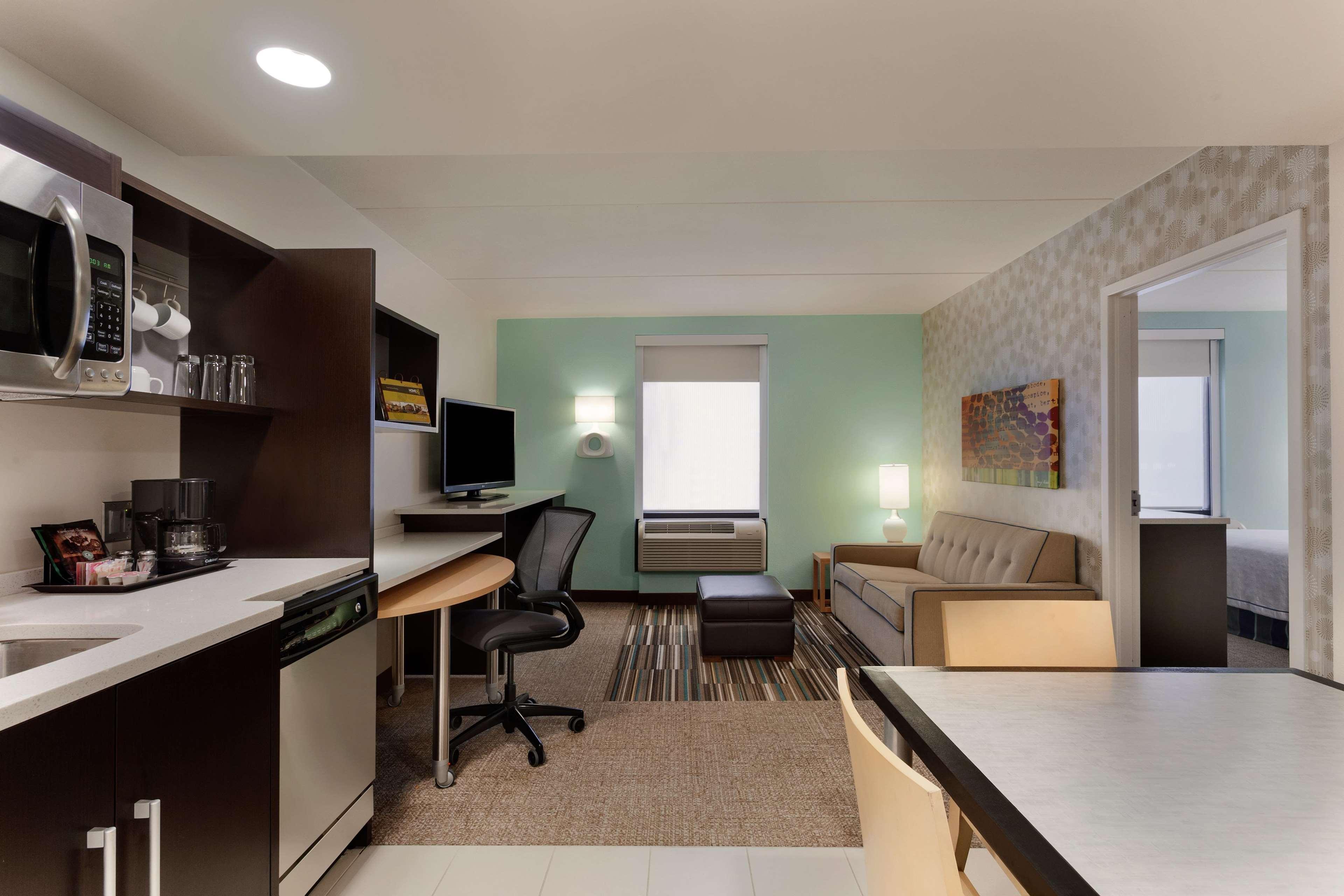 Home2 Suites By Hilton Philadelphia Convention Center Exterior photo