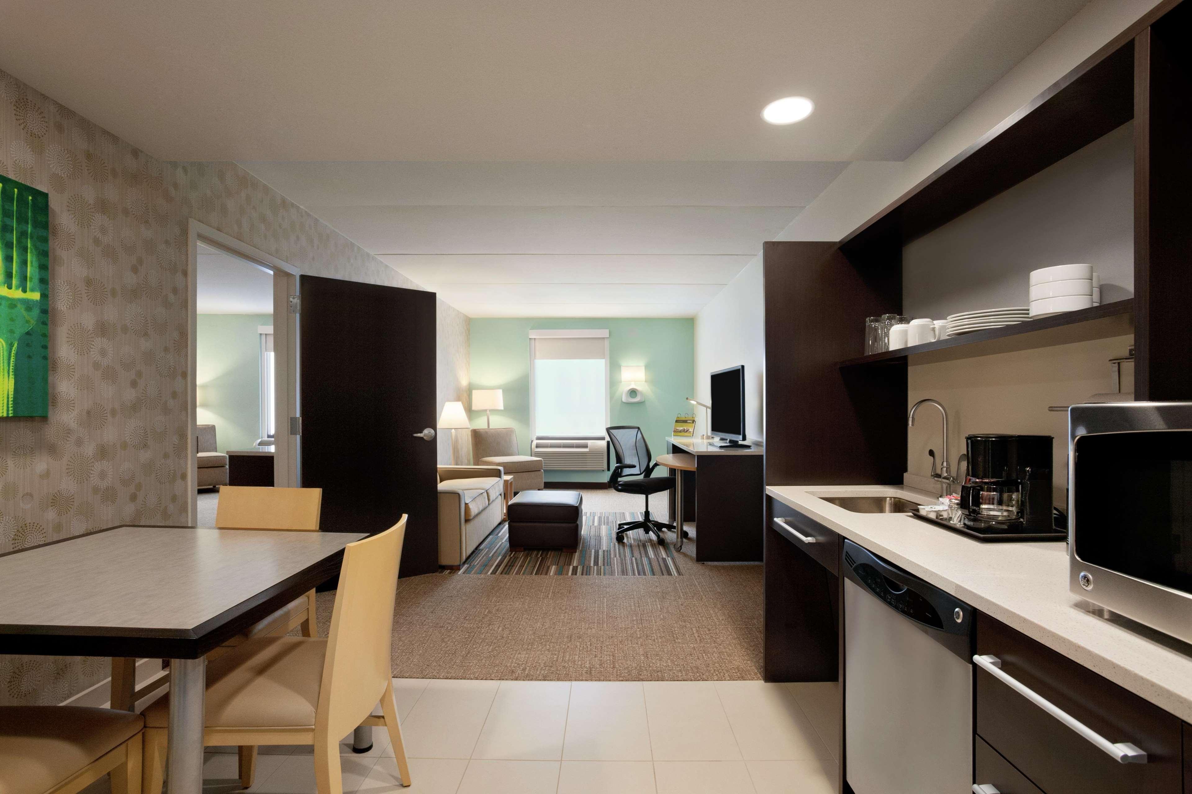 Home2 Suites By Hilton Philadelphia Convention Center Exterior photo