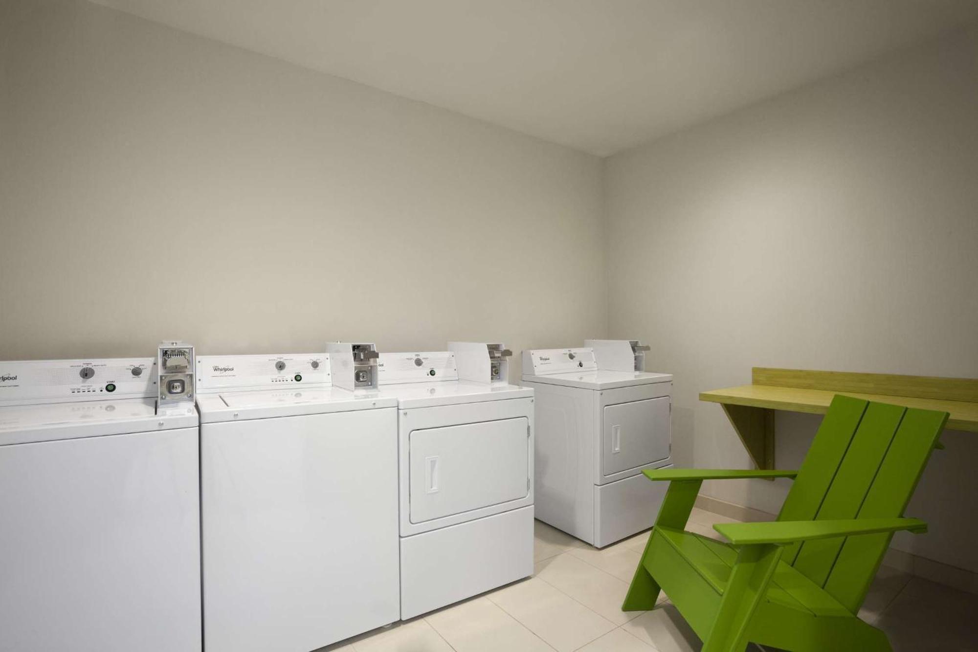 Home2 Suites By Hilton Philadelphia Convention Center Exterior photo